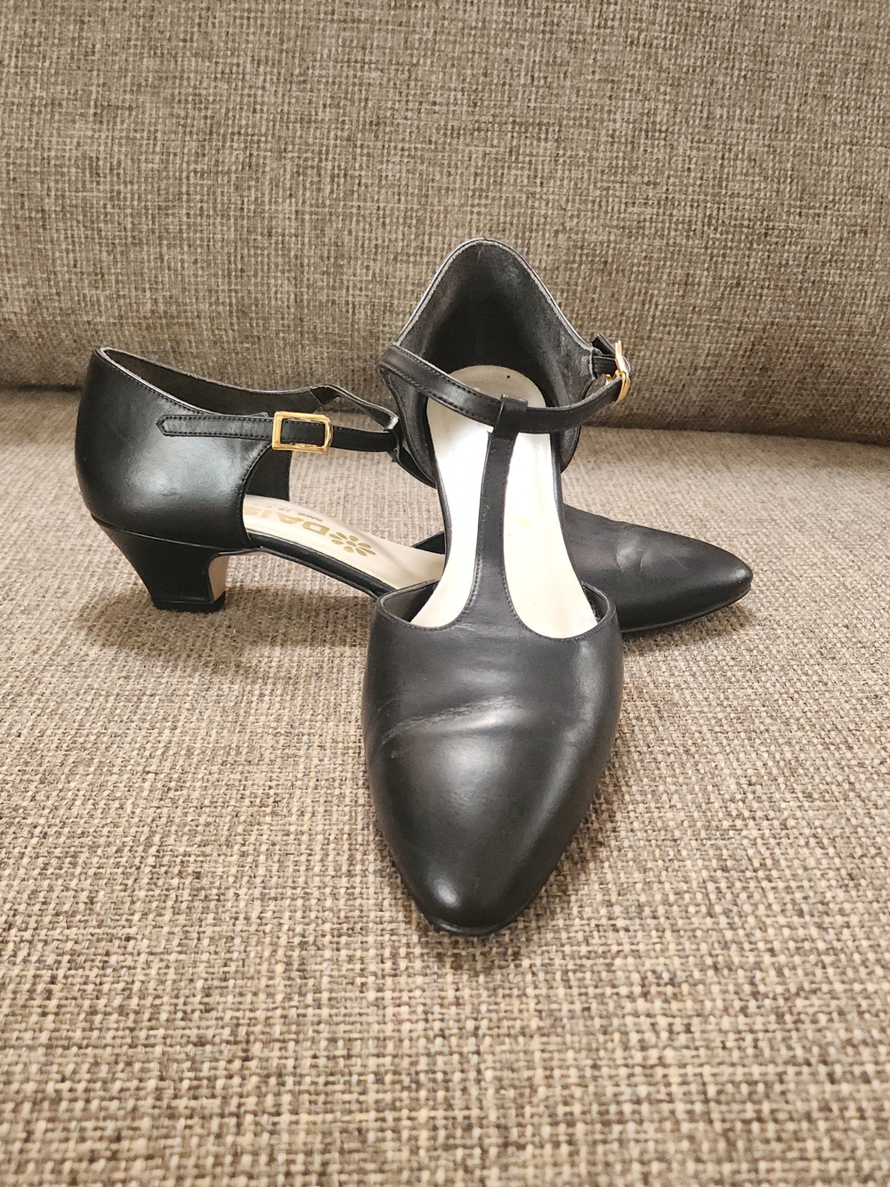 Vintage Daisy Classic Black T-Strap Low Kitten Heel Pumps